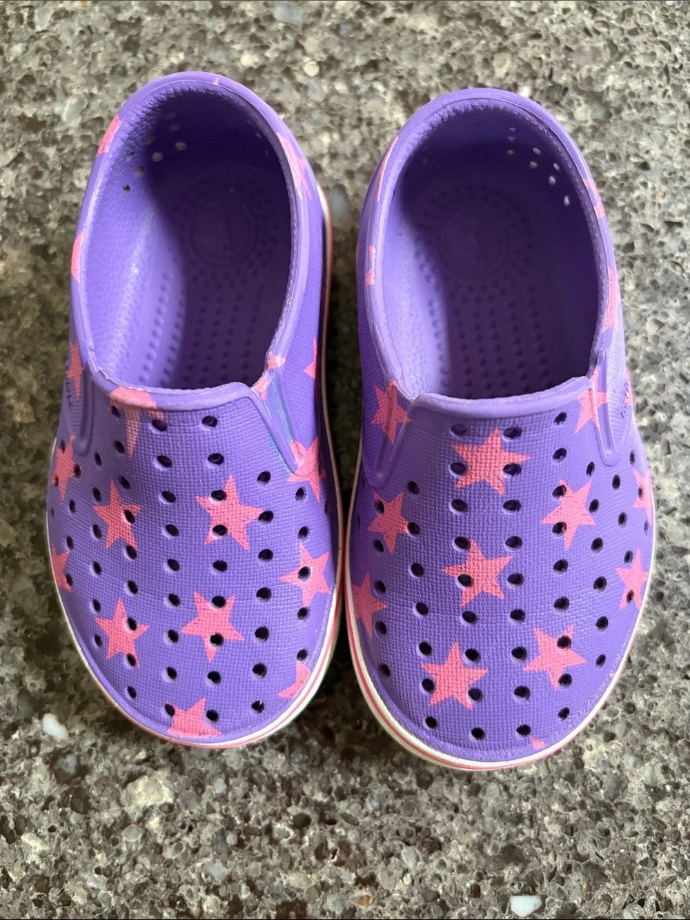 Native Kids Purple Slip-On Sugarlite Shoes with Pink Star Accents Toddler 7